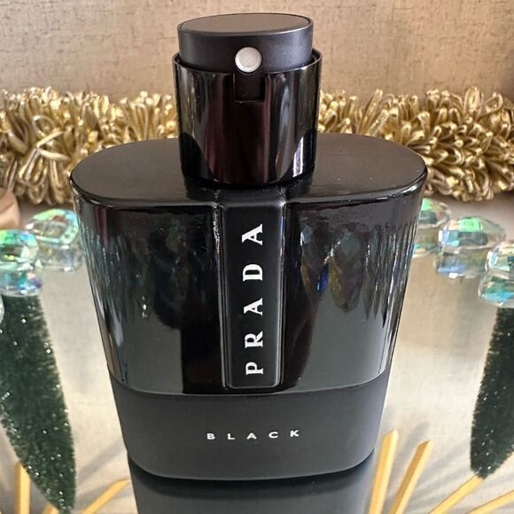Prada Luna Rossa Black Eau de Parfum - 3.3 fl oz - Bold &
Sophisticated - Picture 16 of 17